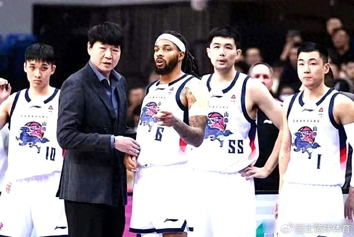 K1体育赛事-山东八强！四外援溜溜球，邱彪教练这回真悬了|山东队|山东男篮|球队|赛季|球员_新浪体育_新浪新闻